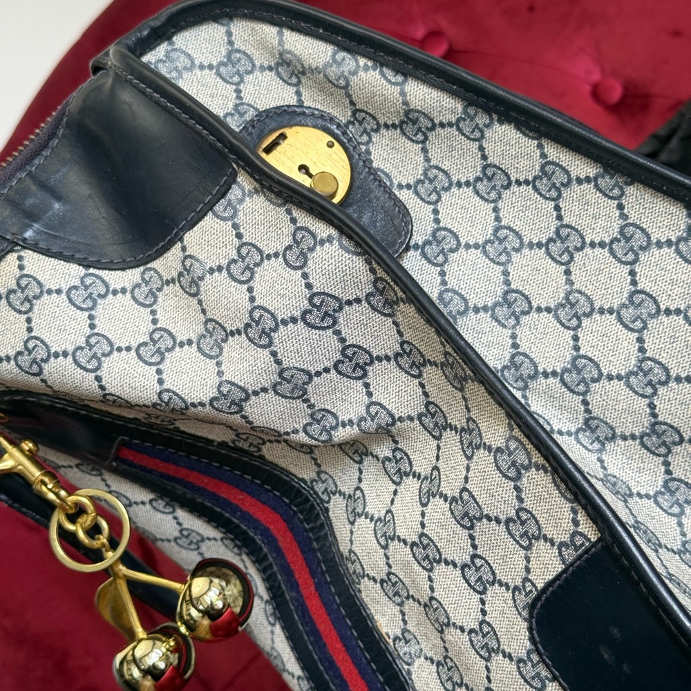 Gucci Beige and Blue Travel Bag with Gold Accents vintage - Picture 5 of 7